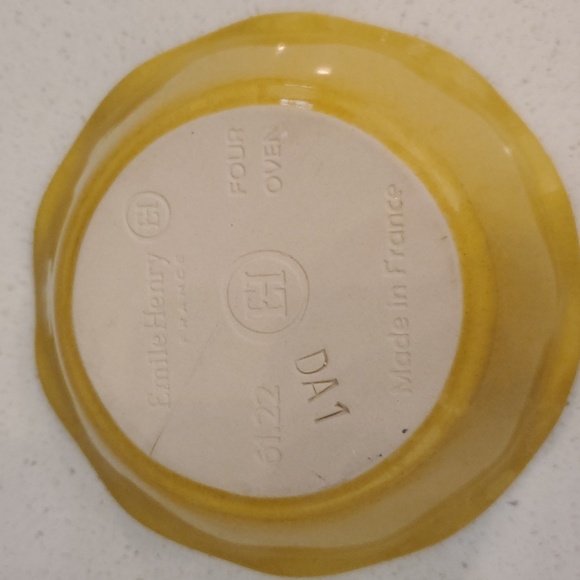 Emile Henry 5 inch Pie Baking Plate Yellow France Set of 2 - Picture 4 of 7